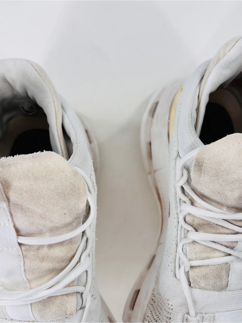 On Cloud Running Shoes Womens 9 Cream white Athletic Sneakers Lace Up - Picture 3 of 9